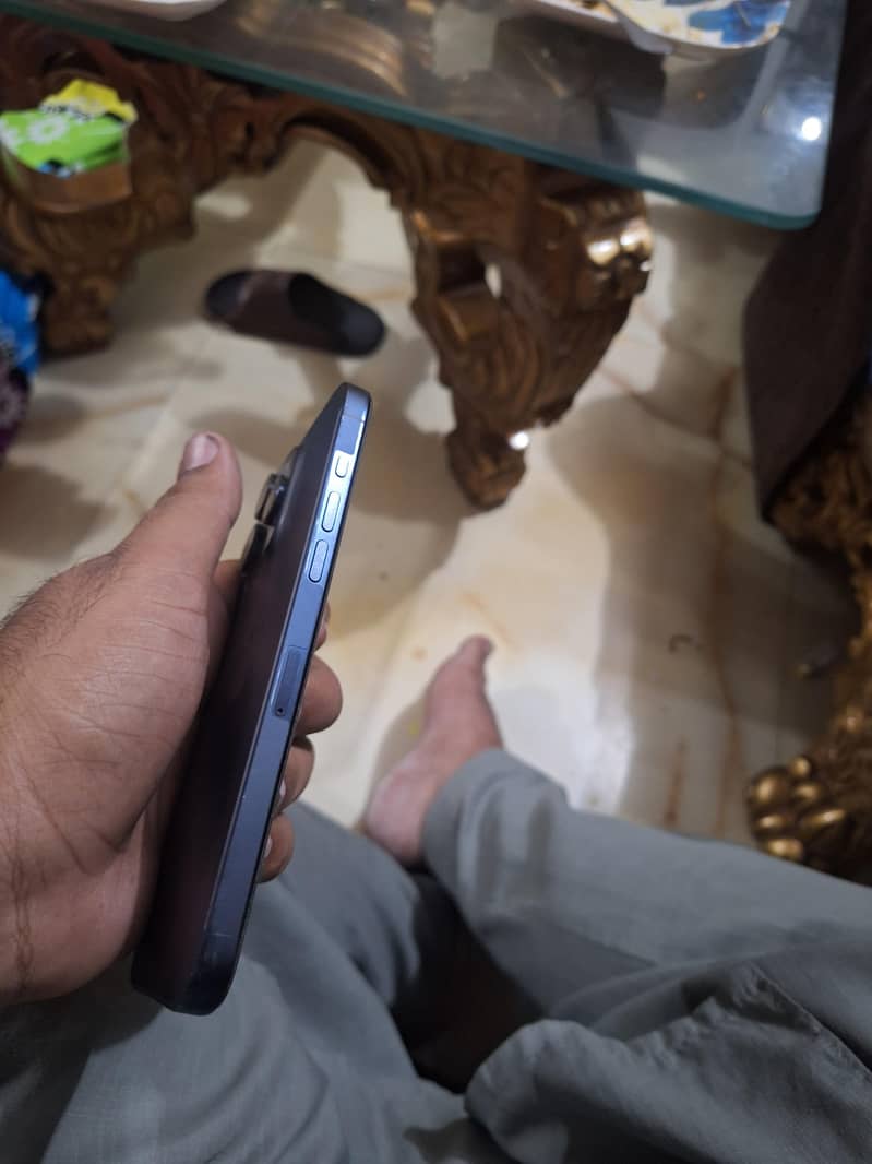 Apple iPhone 15 Pro Max 3