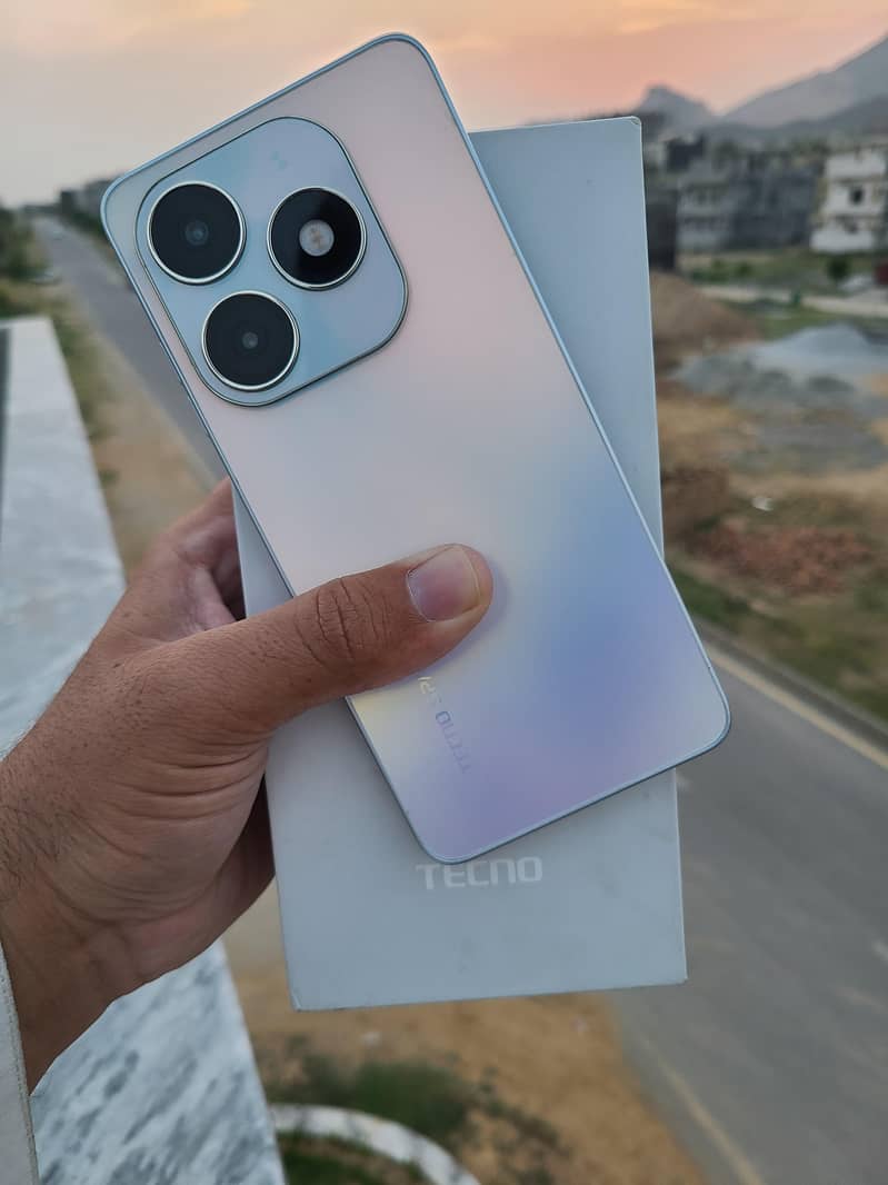 Tecno Spark 20 0