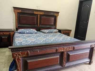 1 Bed and 2 Site Tables