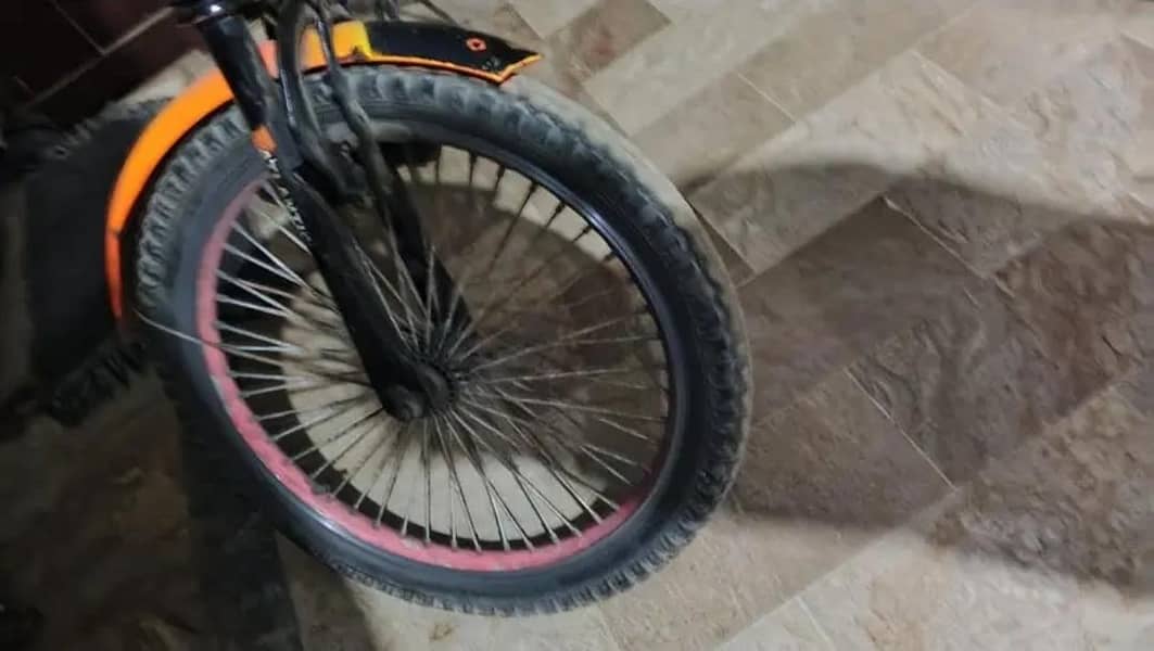 شاندار اورنج کلر سائیکل - بہترین کنڈیشن میں 4