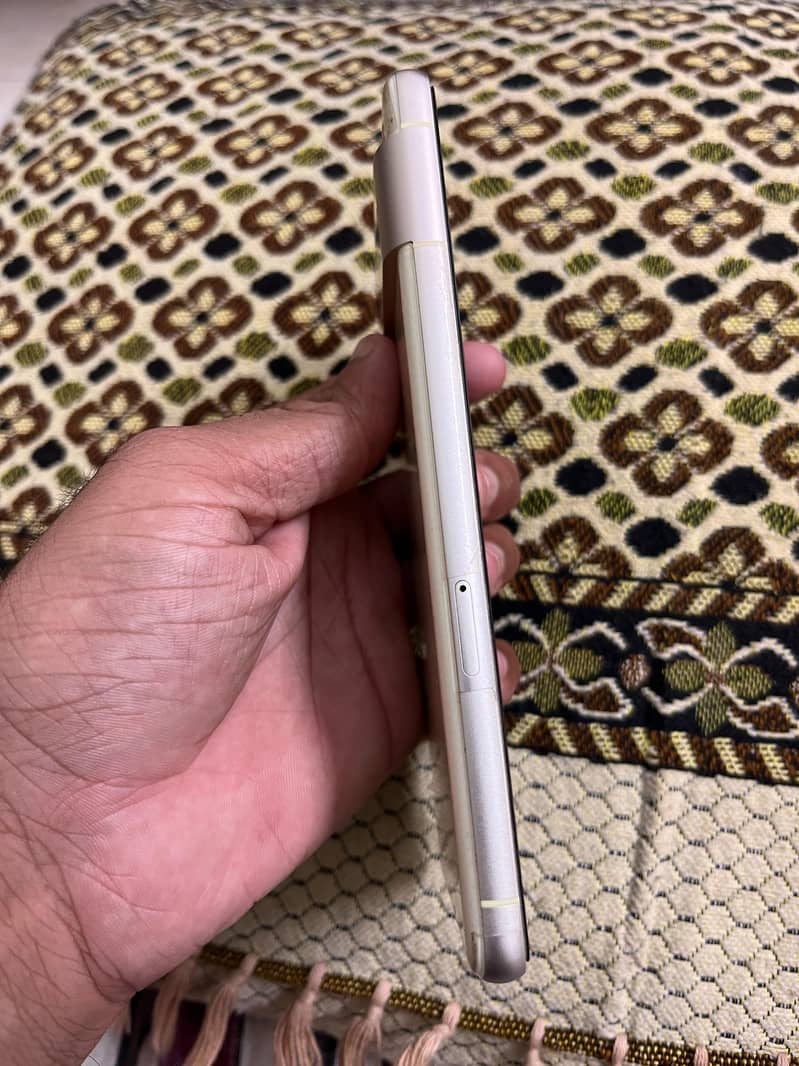 Google Pixel 7 4