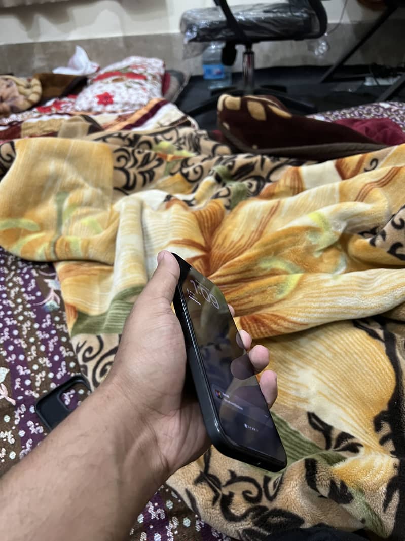 Apple iPhone 16 Pro Max 5