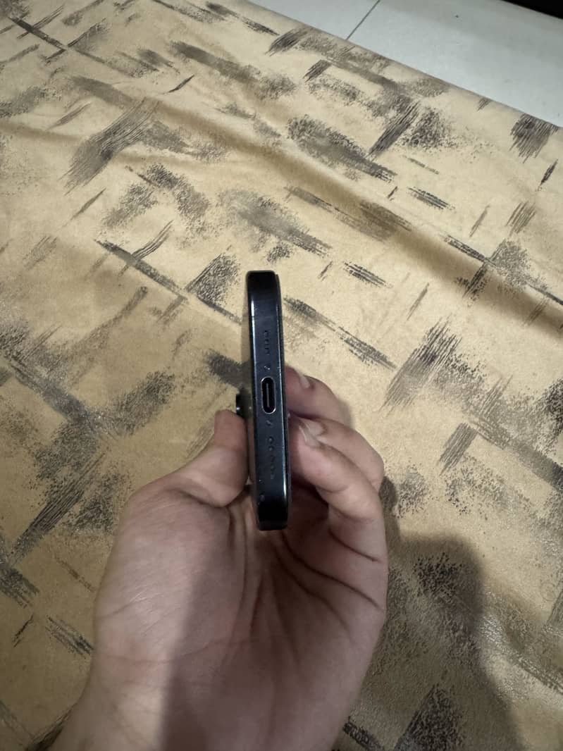 Apple iPhone 15 Pro 1