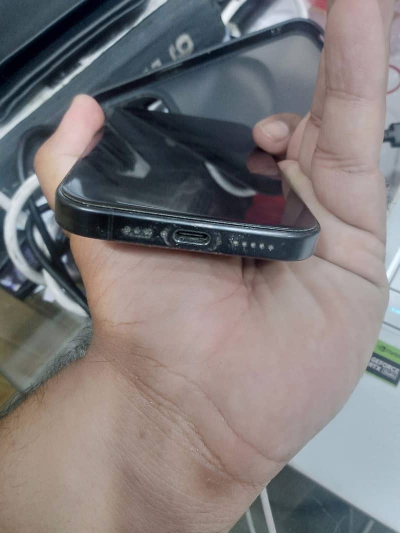 Apple iPhone 15 Pro 1