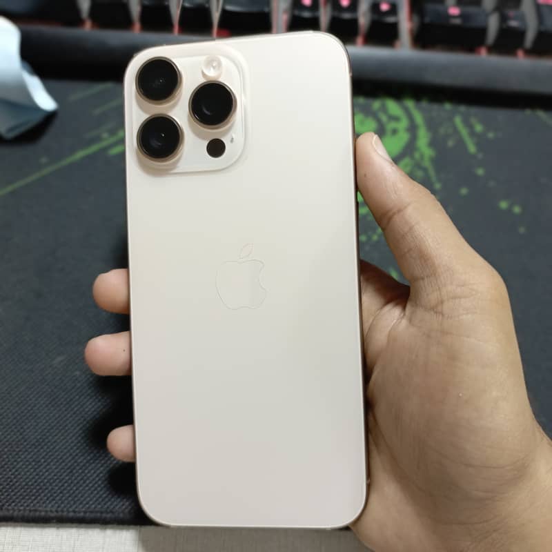 Apple iPhone 16 Pro Max 7