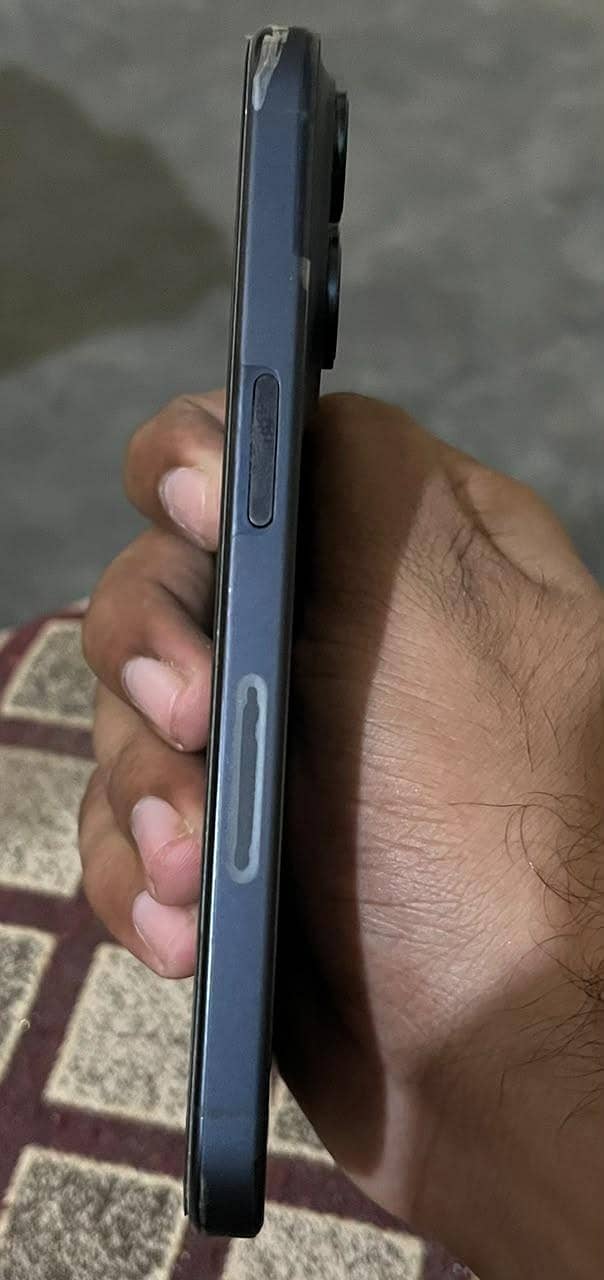 Apple iPhone 15 Pro 2
