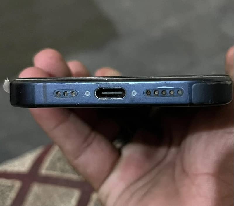 Apple iPhone 15 Pro 3