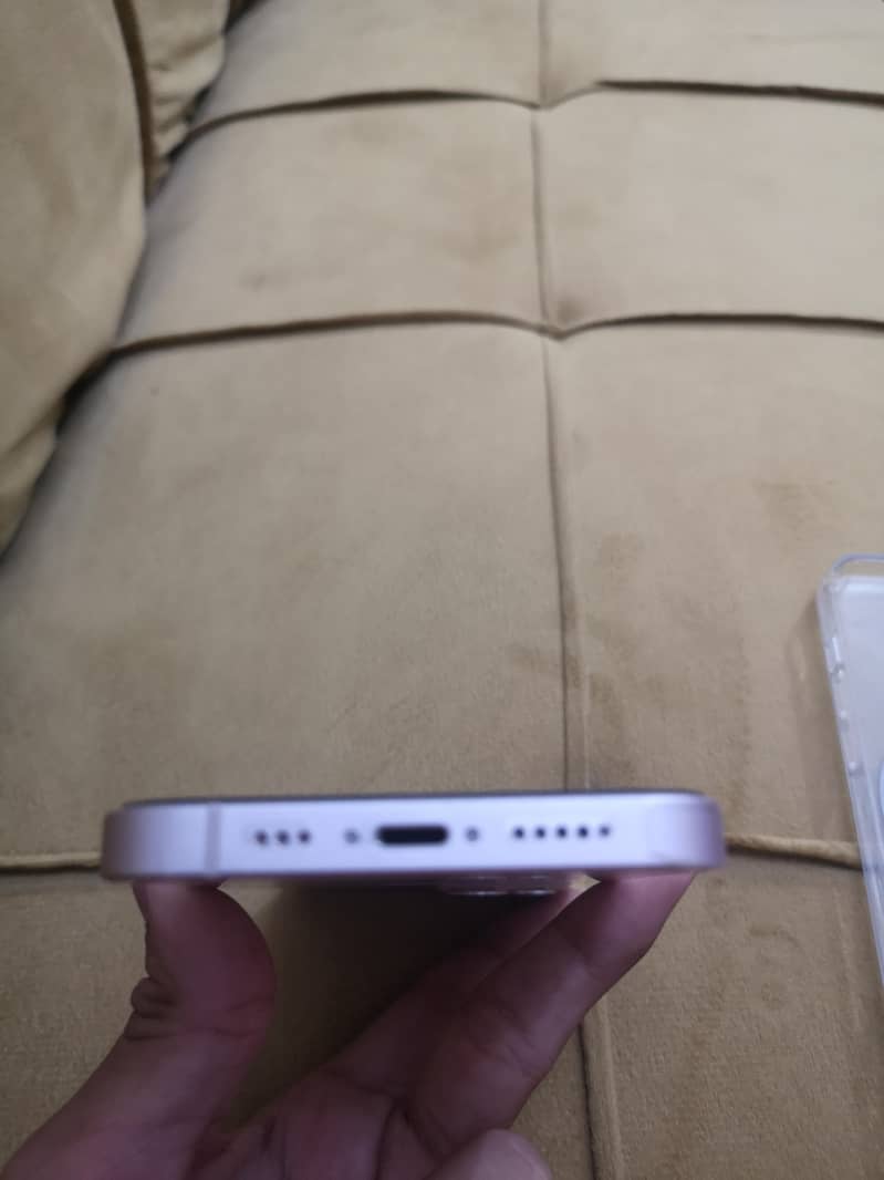 Apple iPhone 13 4