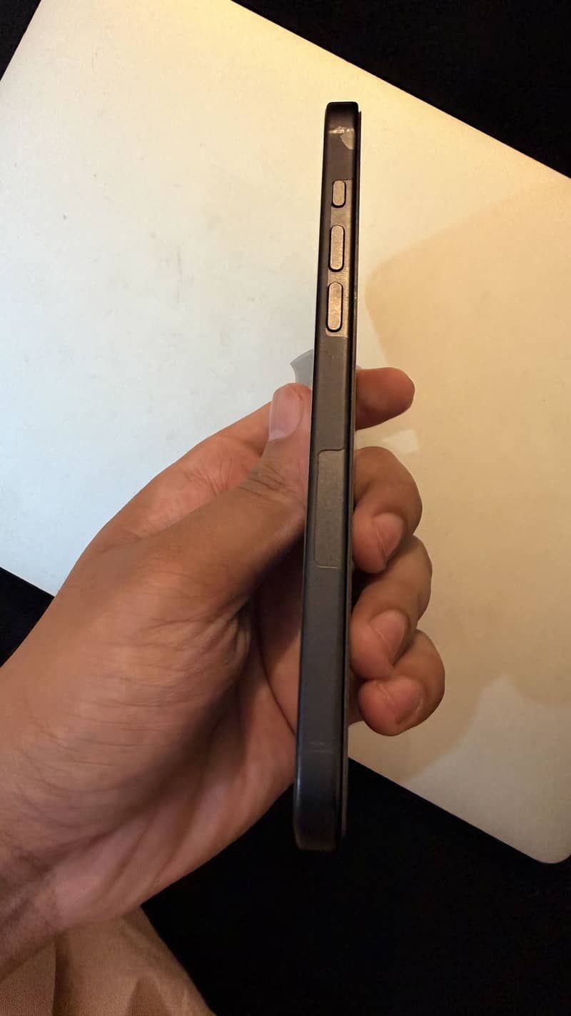 Apple iPhone 16 Plus 3