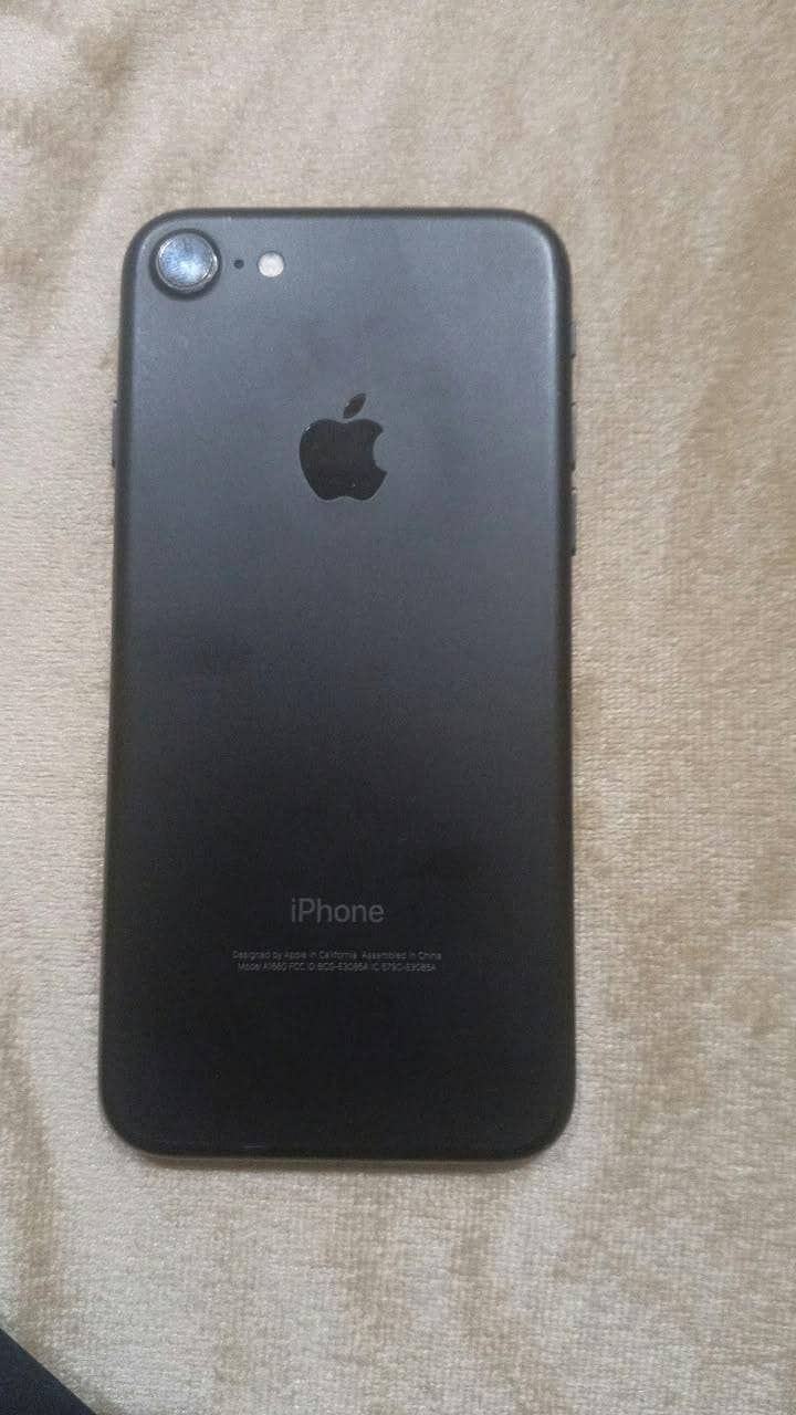 Apple iPhone 7 0
