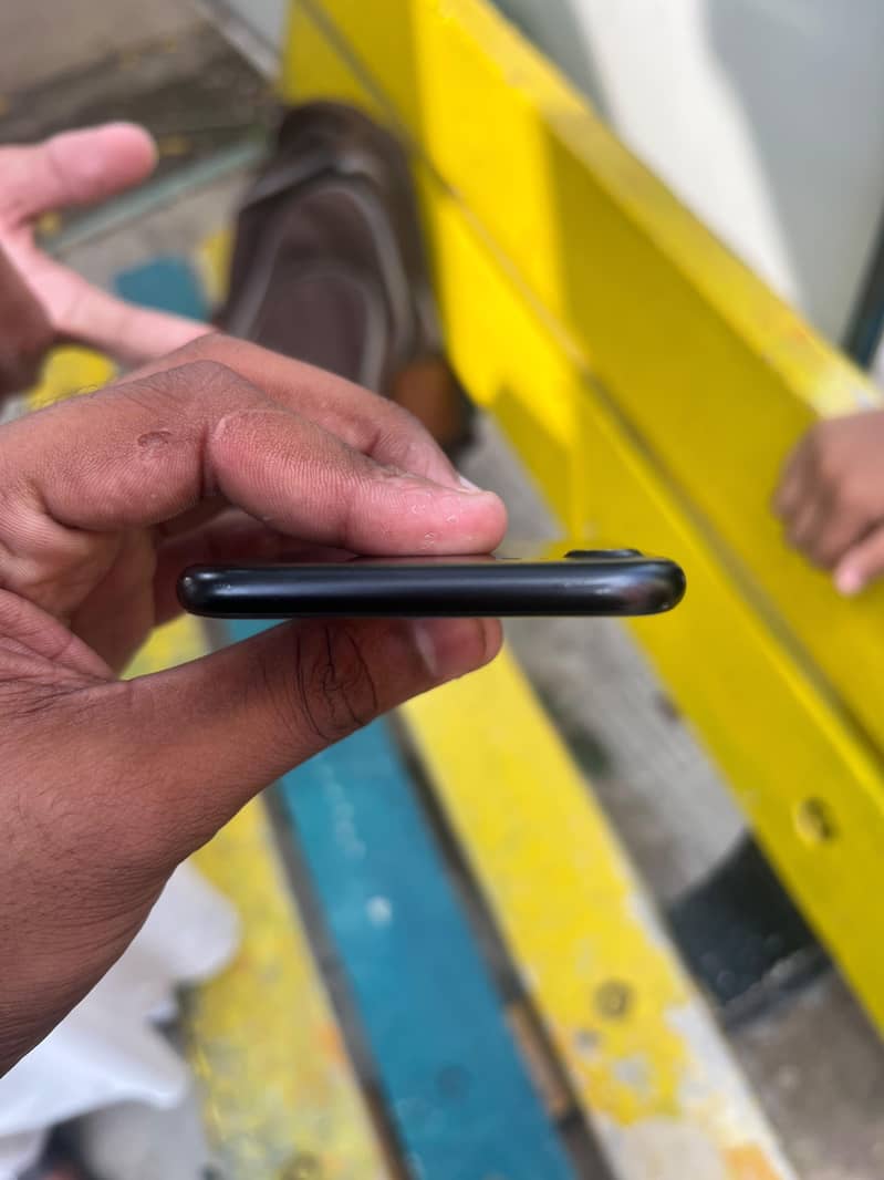 Apple iPhone 7 1