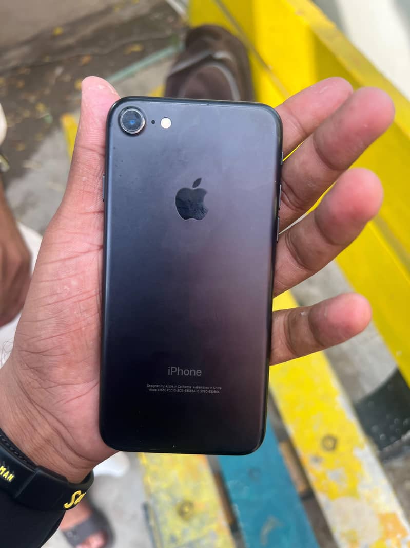 Apple iPhone 7 7
