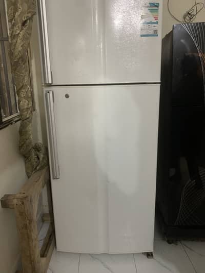 Hitachi Refrigerator  Ac Dc dono hai