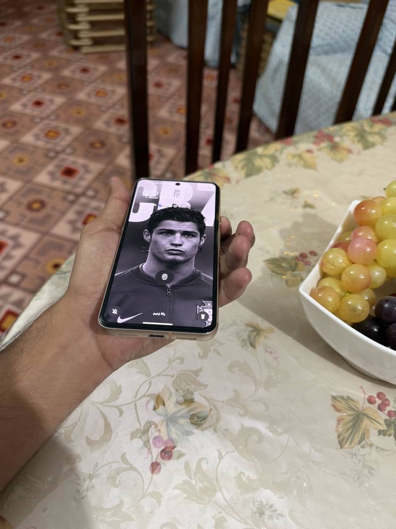 Google Pixel 8 5