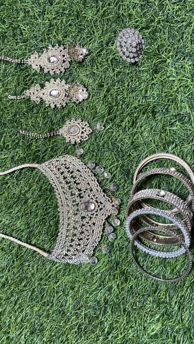 Bridal jewellery one time use only good condition
