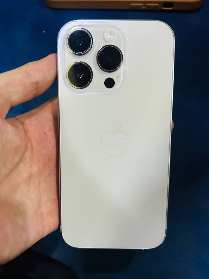 Apple iPhone 14 Pro 0