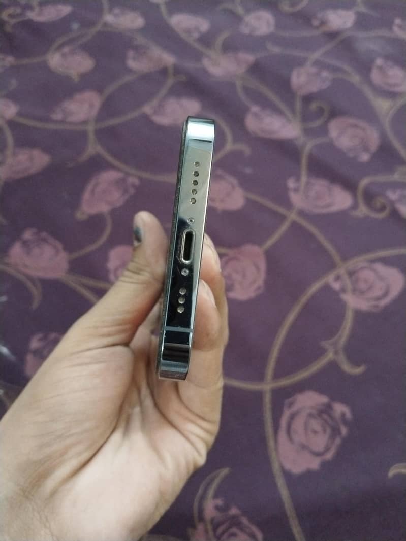 Apple iPhone 13 Pro 3