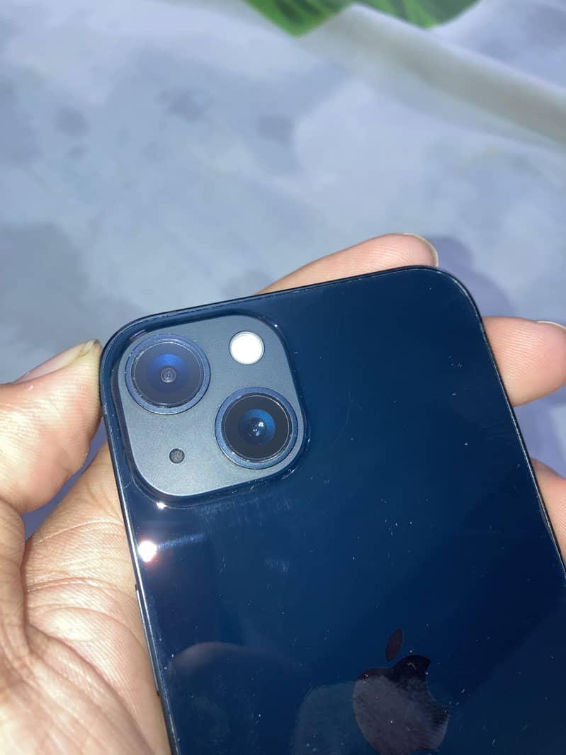 Apple iPhone 13 5