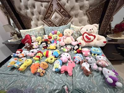 large collection of stuffed toys , 41 pcs