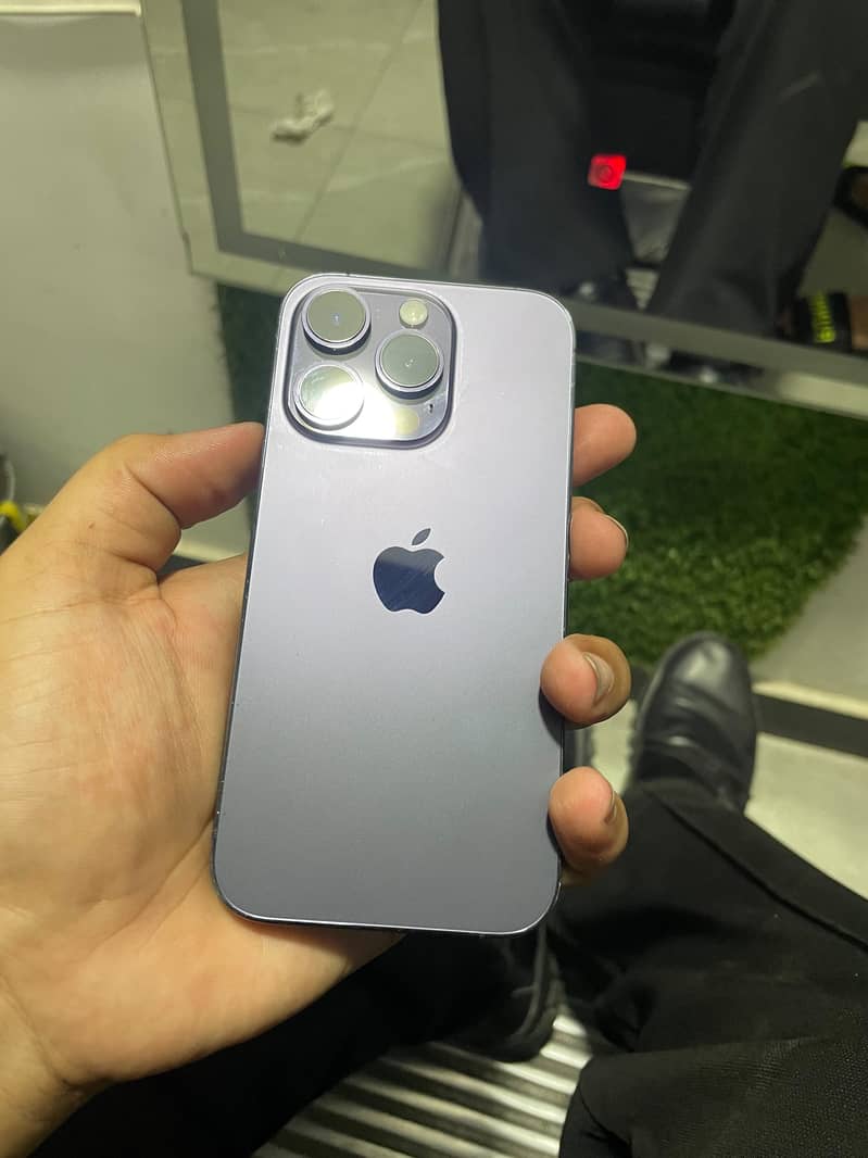 Apple iPhone 14 Pro 1