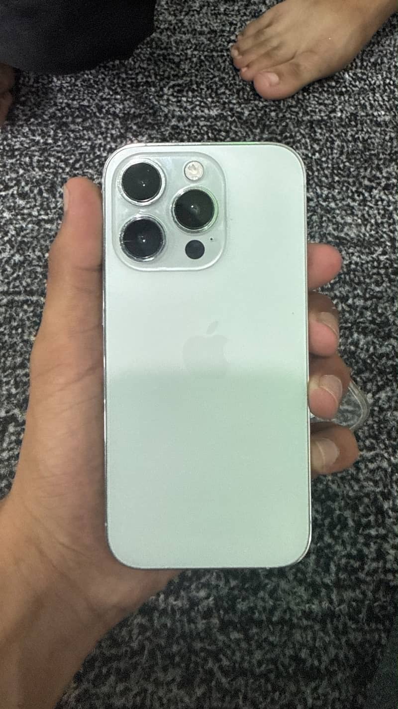 Apple iPhone 14 Pro 1