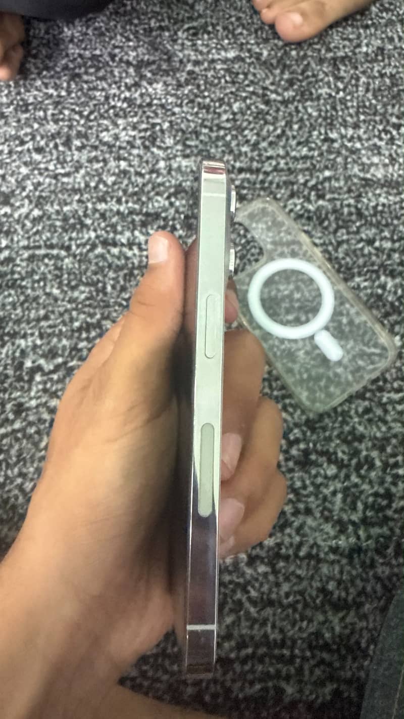 Apple iPhone 14 Pro 3