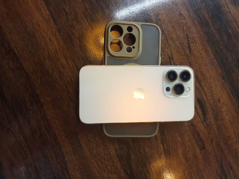 Apple iPhone 13 Pro 2