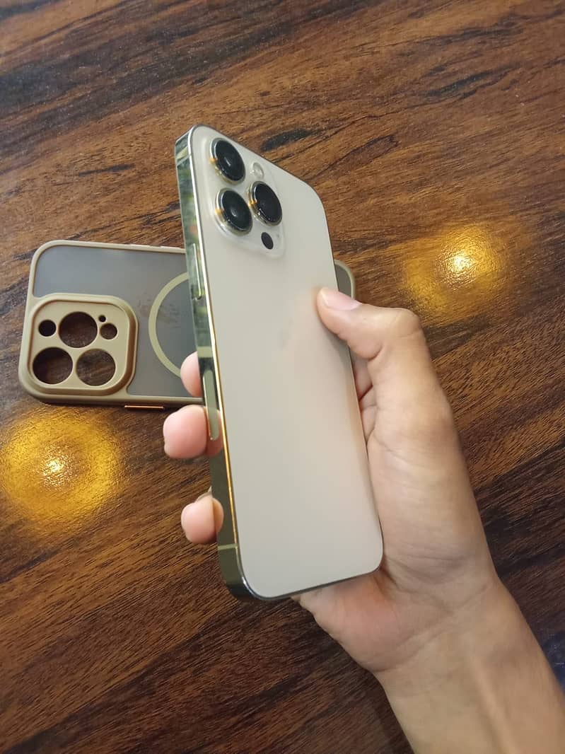 Apple iPhone 13 Pro 3