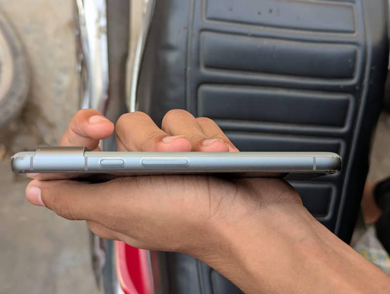 Google Pixel 8 3