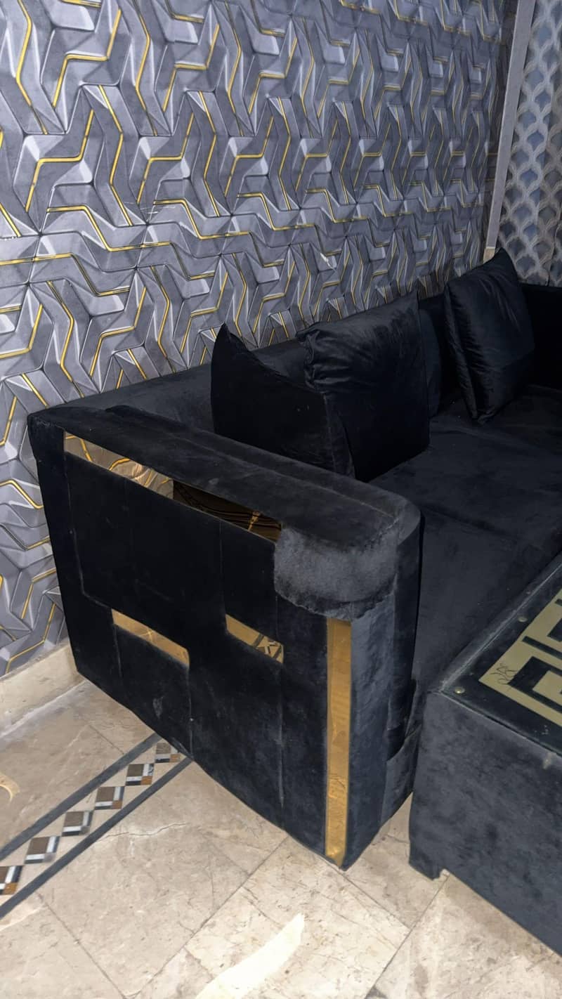 7 seater sofa with table 2