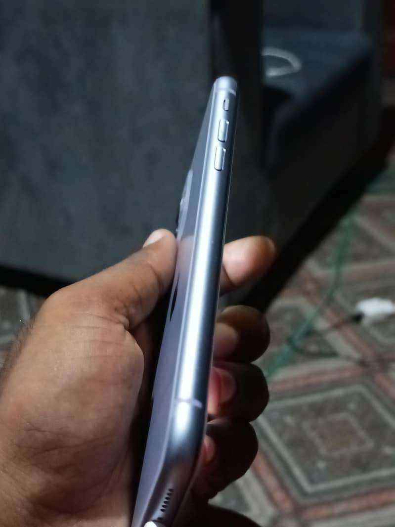 Apple iPhone 11 2