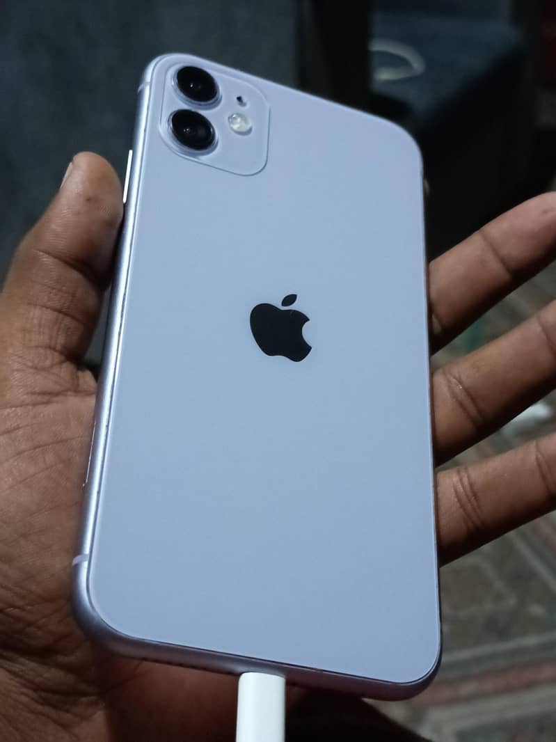 Apple iPhone 11 4