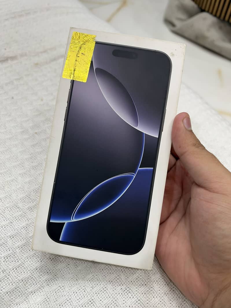 Apple iPhone 16 Pro Max 1