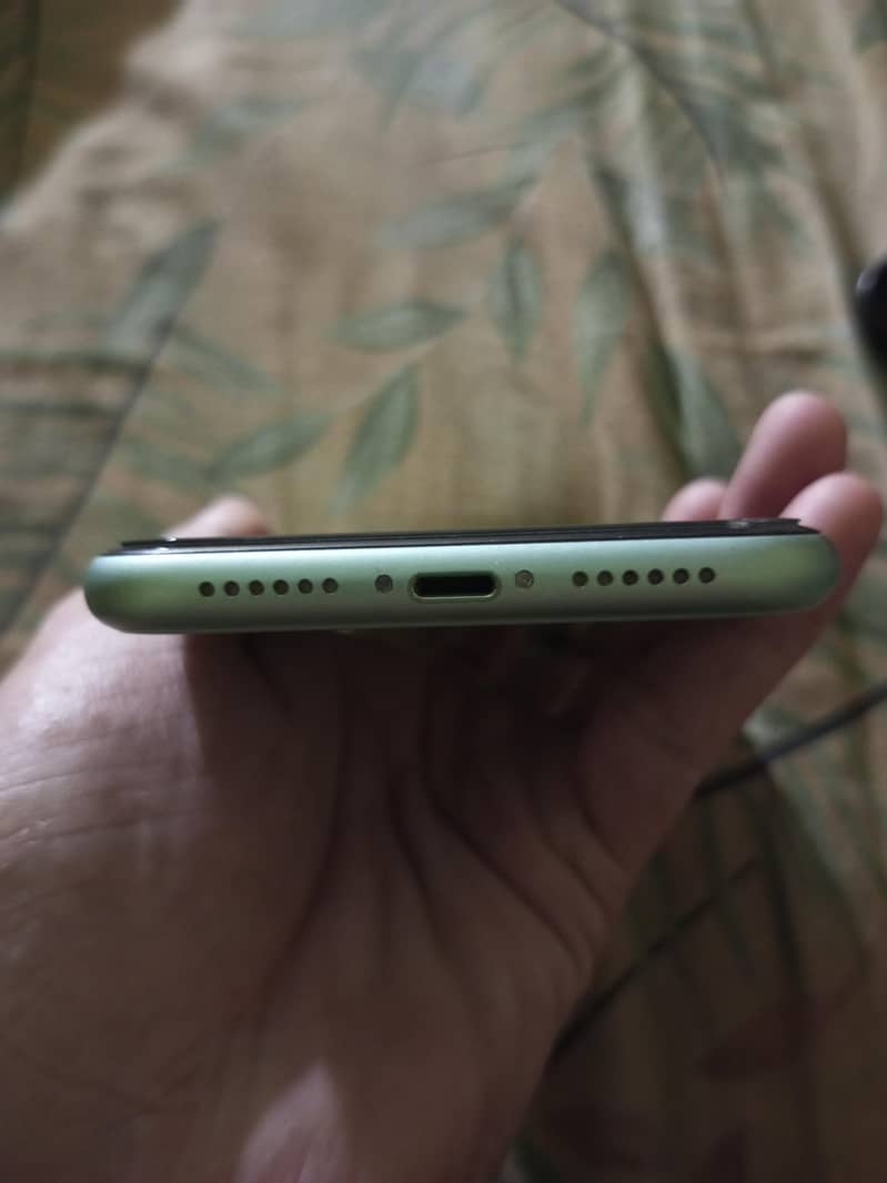 Apple iPhone 11 5