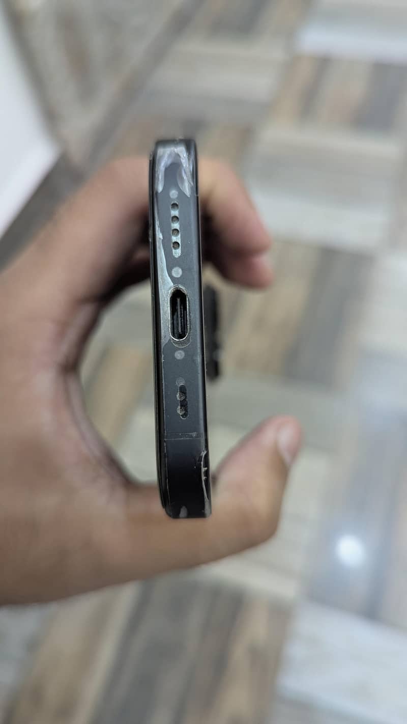 Apple iPhone 16 Pro 5