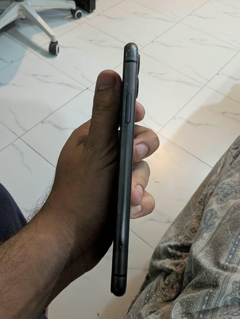 Apple iPhone 11 5