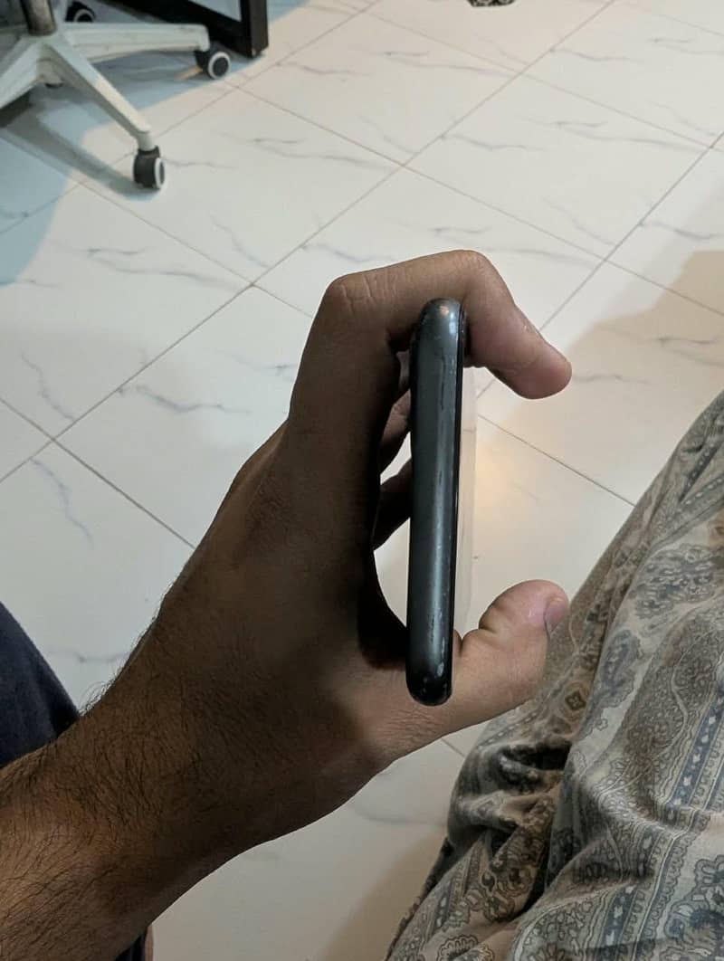 Apple iPhone 11 6