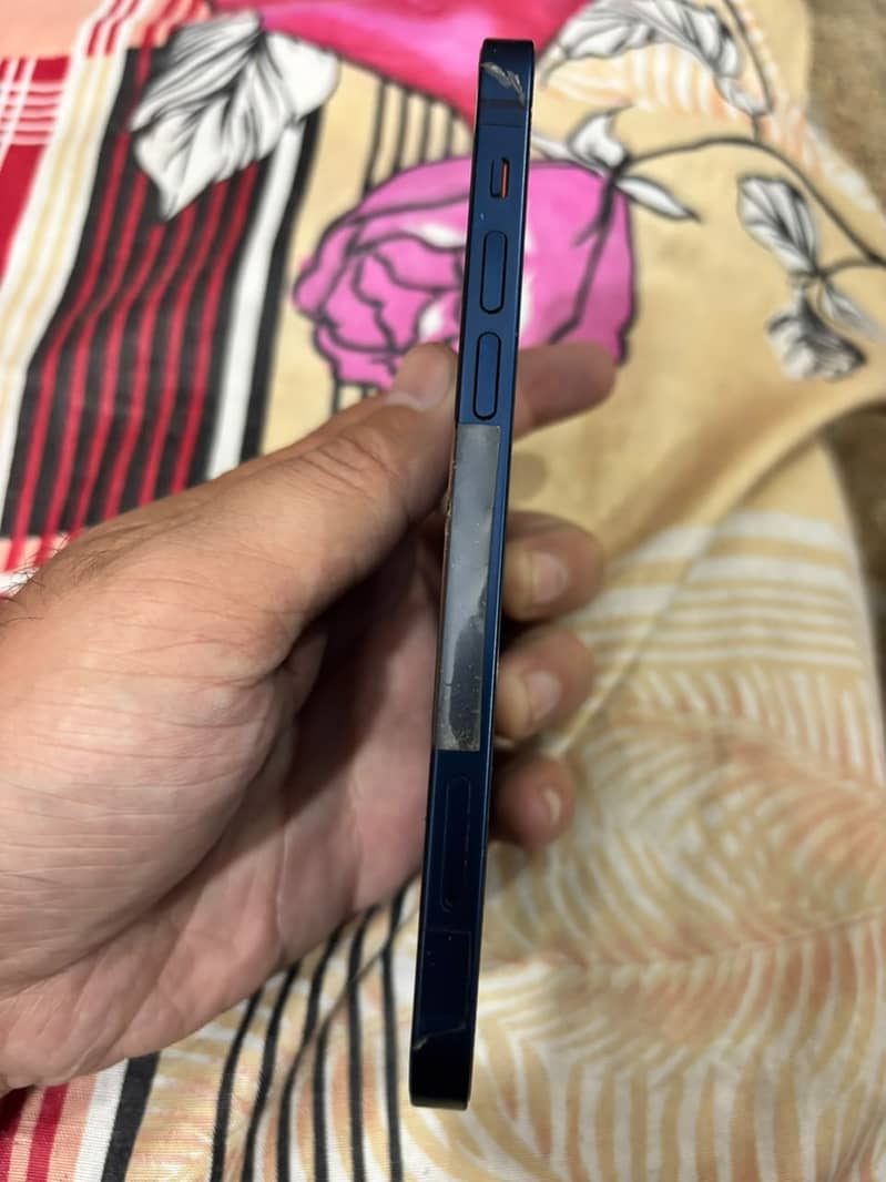Apple iPhone 12 2