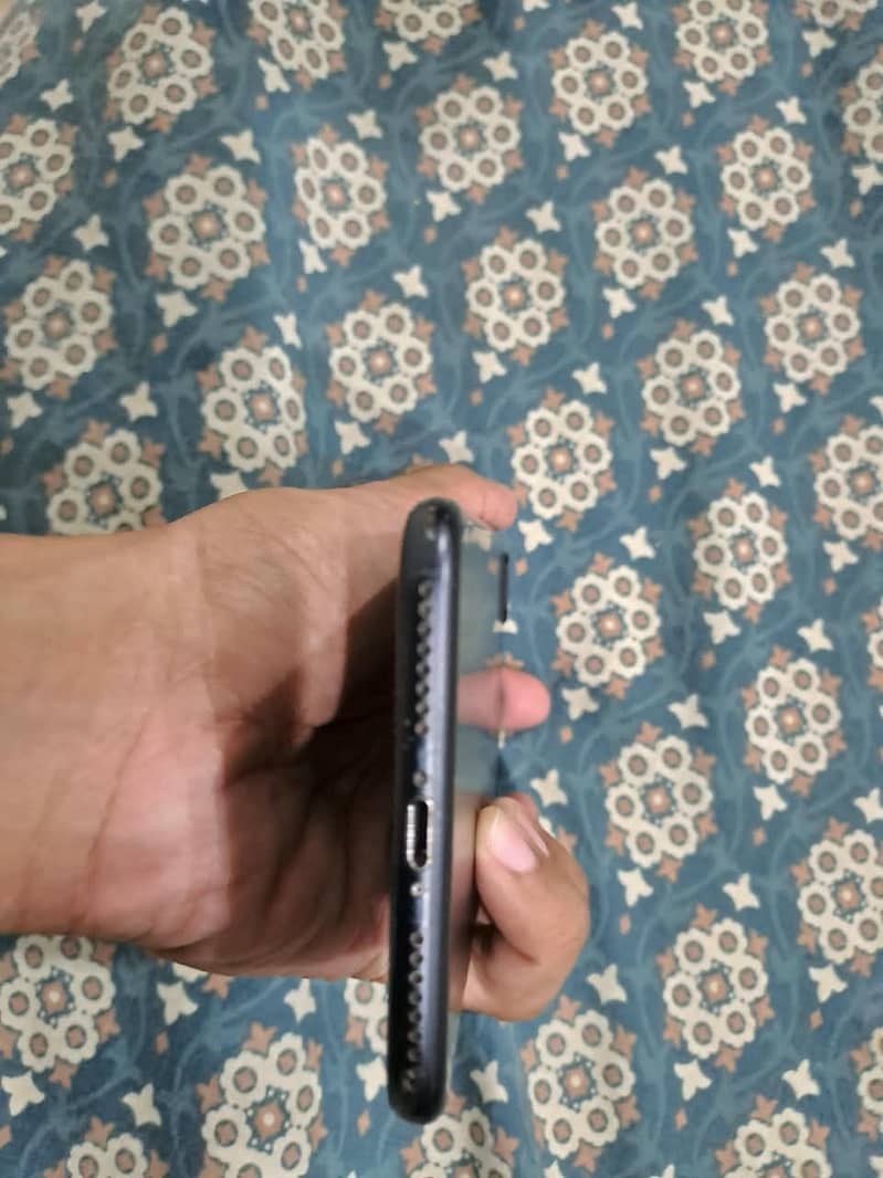 Apple iPhone 7 Plus 1