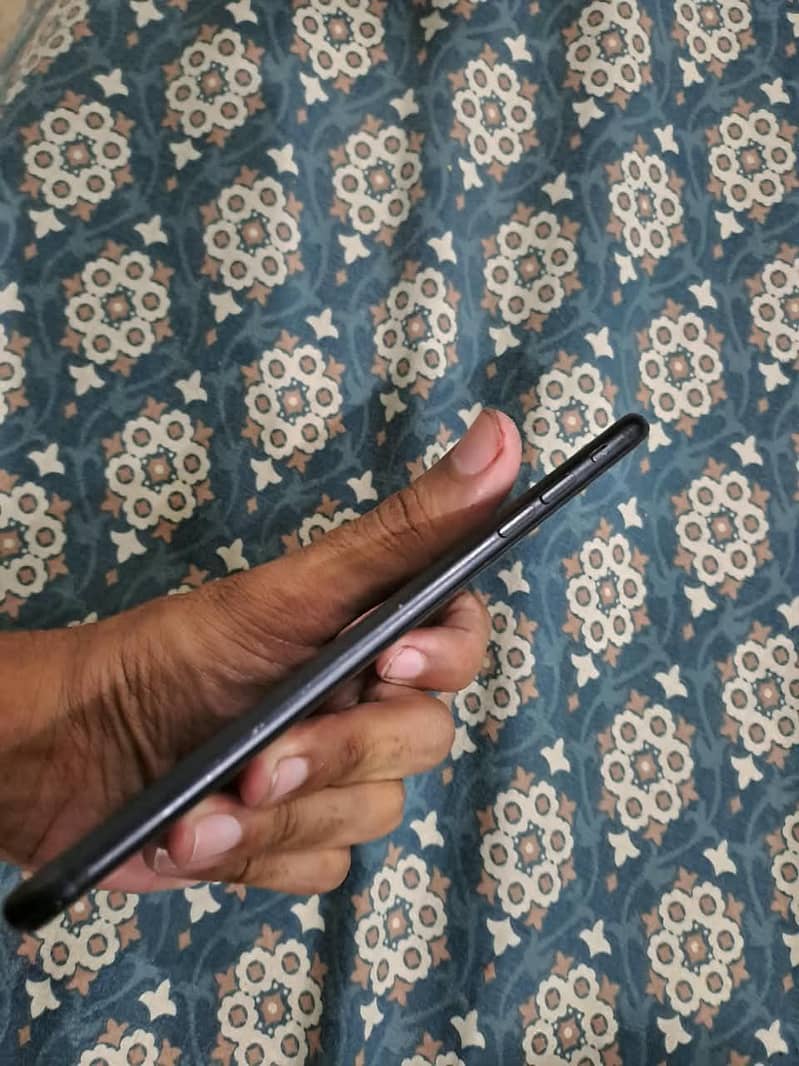 Apple iPhone 7 Plus 4