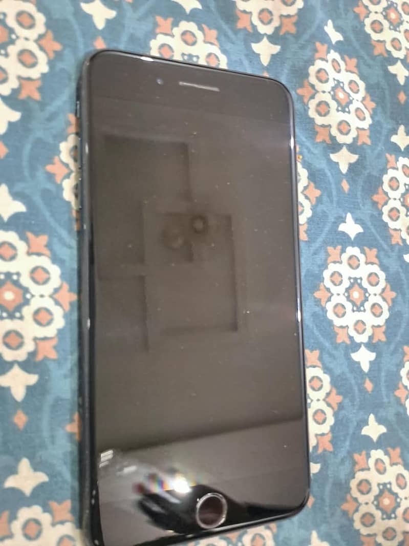 Apple iPhone 7 Plus 6