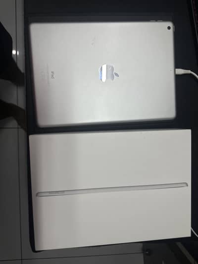 Ipad 9th generation 64 gb 10/10