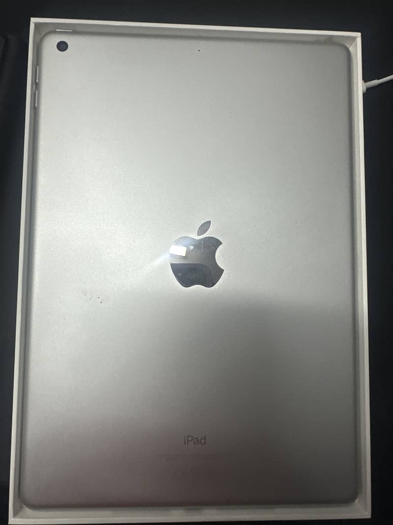Ipad 9th generation 64 gb 10/10 1