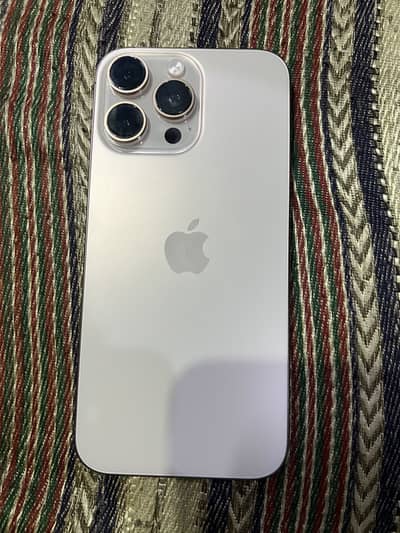 Apple iPhone 16 Pro Max