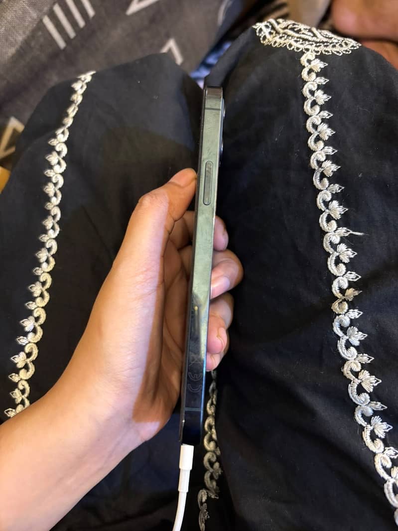 Apple iPhone 12 Pro 2