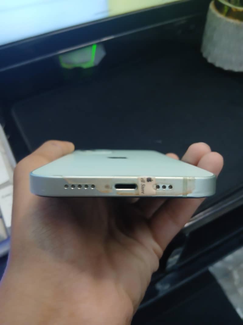 Apple iPhone 12 6