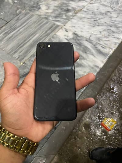 Apple iPhone SE for sell 10 by 10 ha phone scratch less phone ha