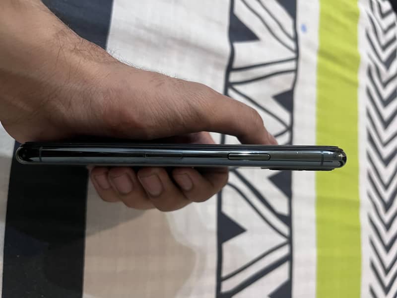 Apple iPhone 11 Pro 2