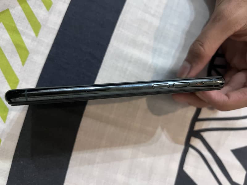 Apple iPhone 11 Pro 3