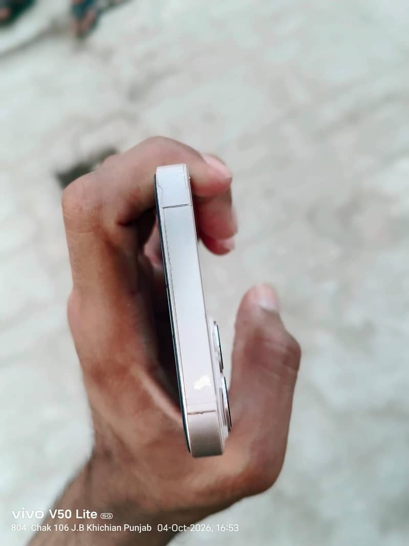 Apple iPhone 13 3